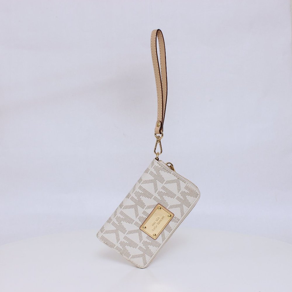 NWOT Michael Kors Wristlet Cream_3